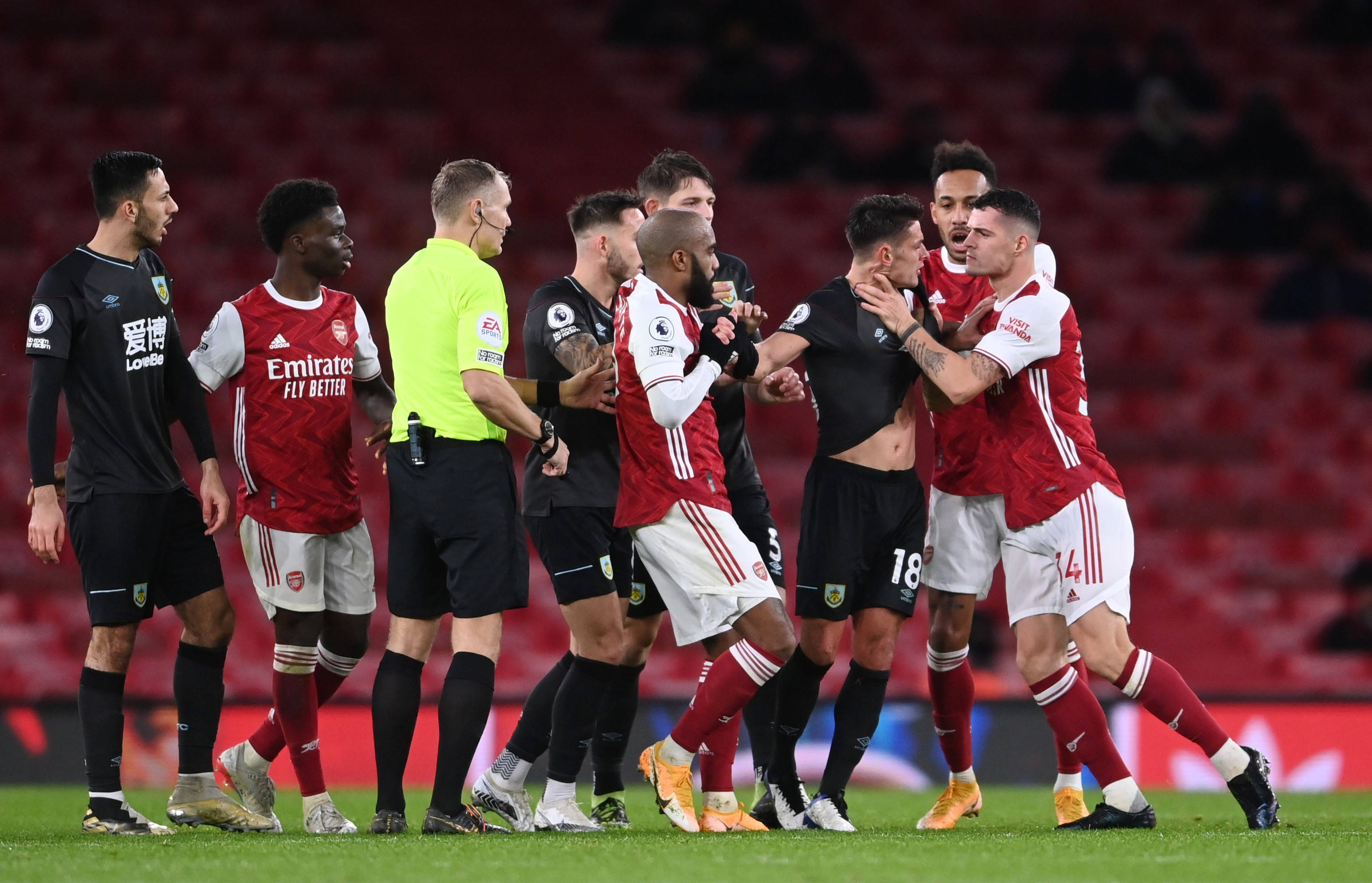 场上实现更 场上实现更